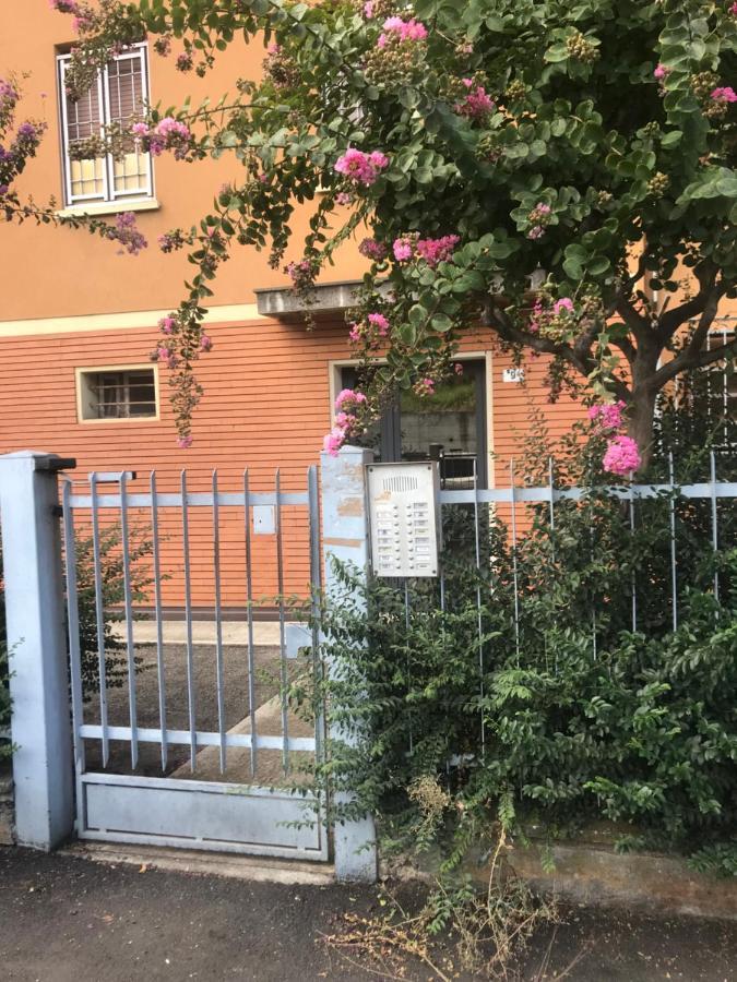 Appartamento 4 Posti Letto In Zona Tranquilla E Ben Servita, Un Matrimoniale E Un Divano Letto Matrimoniale Facebook Massimo Bobo Aquili Bologna Exteriör bild